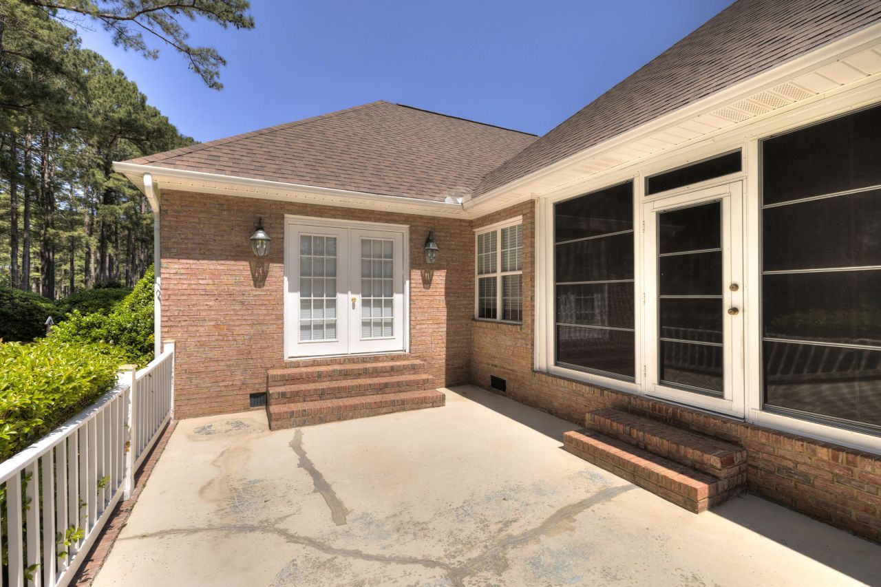 233 Plantation Drive Photo 9