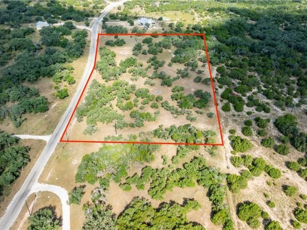 1014 LIPAN APACHE RUN, Blanco, TX 78606