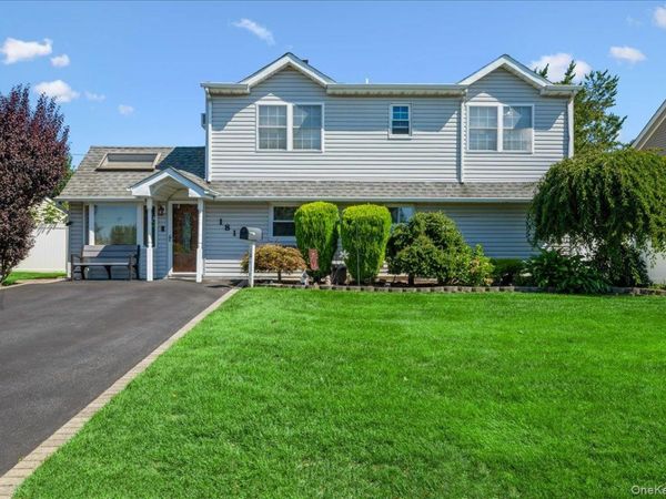 181 Springtime Lane N, Levittown, NY 11756