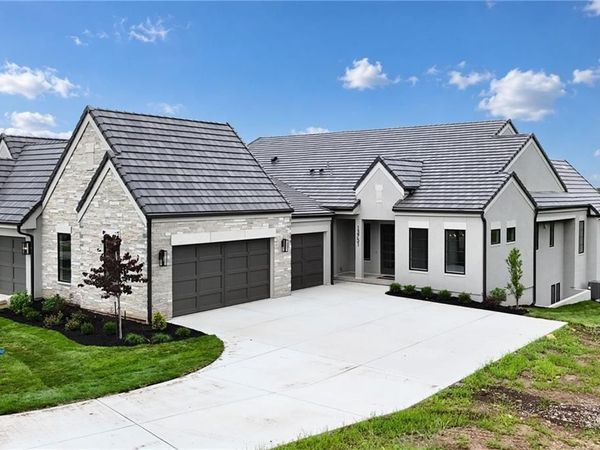 13751 Pembroke Lane, Leawood, KS 66224