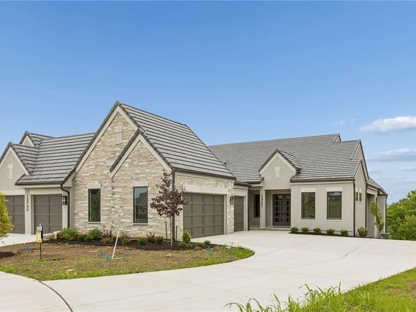 13751 Pembroke Lane, Leawood, KS 66224