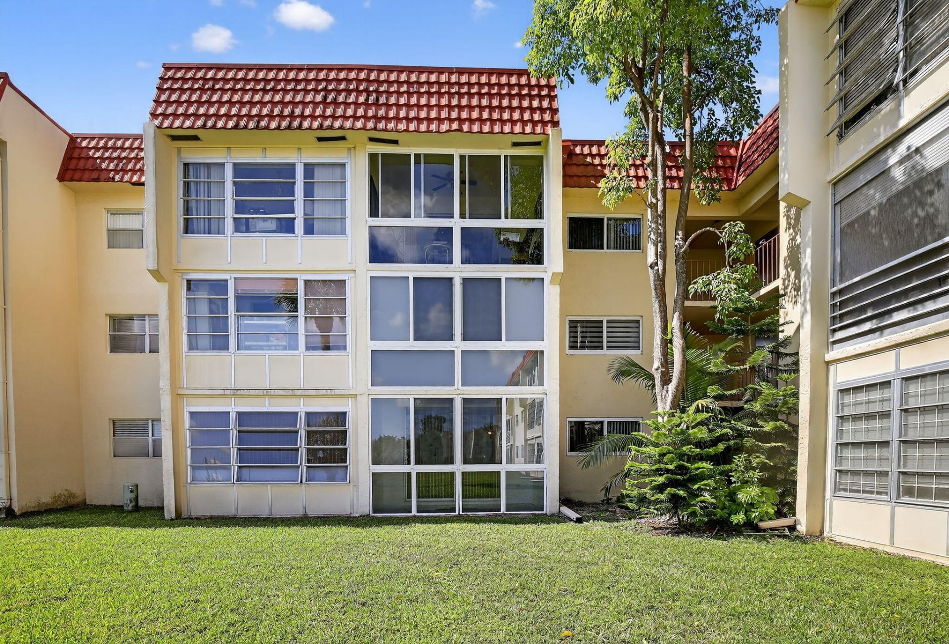 2951 Sunrise Lakes Drive E, Unit 107, Sunrise, FL 33322 Photo