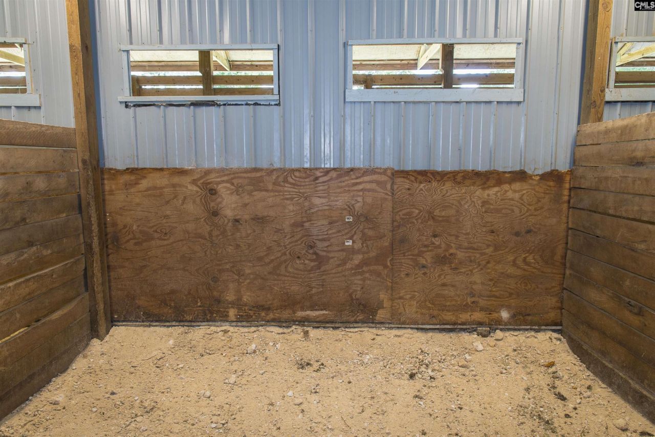 1377 Pine Road Photo 7