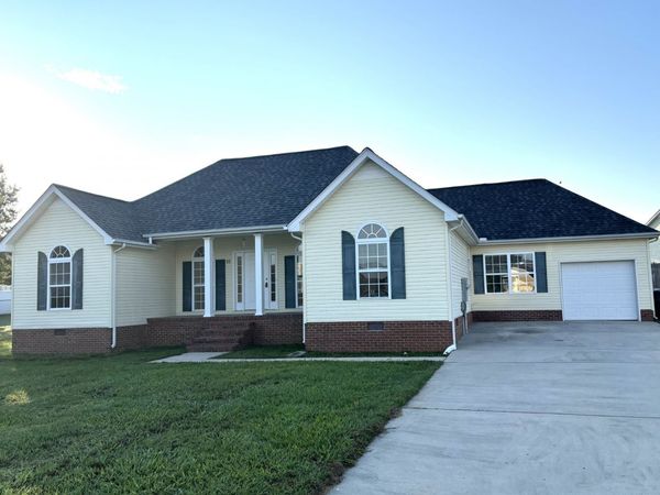 61 Sandstone Ct, McMinnville, TN 37110