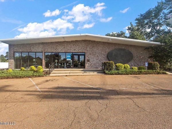 451 Highway 80, Clinton, MS 39056