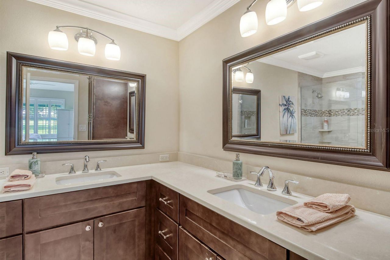 6041 Clubside Drive, Unit 6041, Sarasota, FL 34243 Photo