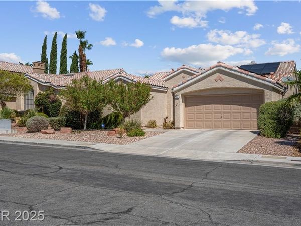 9260 Spruce Mountain Way, Las Vegas, NV 89134