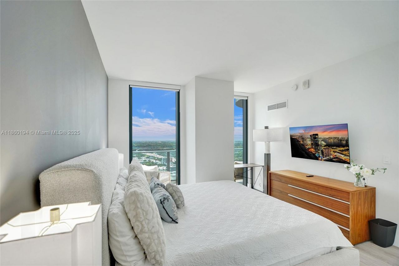 121 NE 34th St, Unit 2809, Miami, FL 33137 Photo