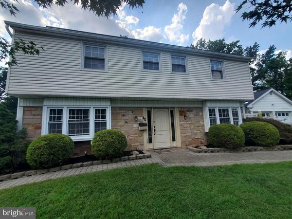 40 CRESTVIEW DRIVE, WILLINGBORO, NJ 08046