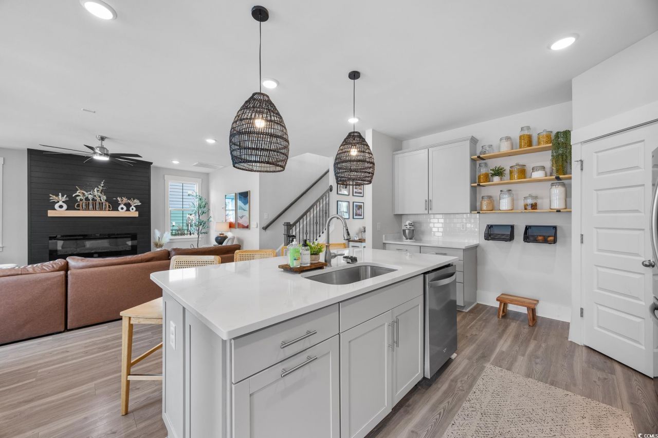 201 Delano Way Photo 19