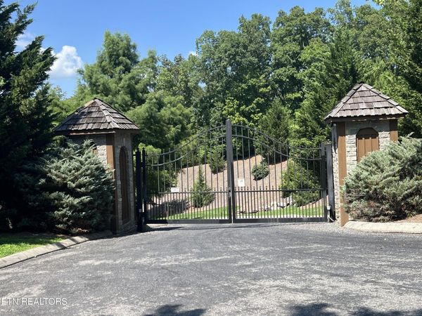 Stone Bridge Drive, Dandridge, TN 37725