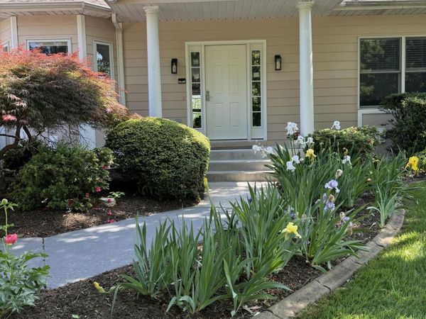 2326 Lake Retreat RD, Huddleston, VA 24104