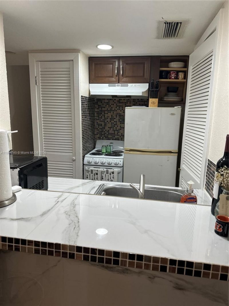 2313 NE 2nd St, Pompano Beach, FL 33062 Photo