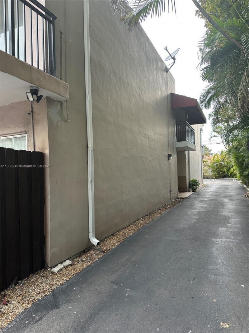 2313 NE 2nd St, Pompano Beach, FL 33062 Photo