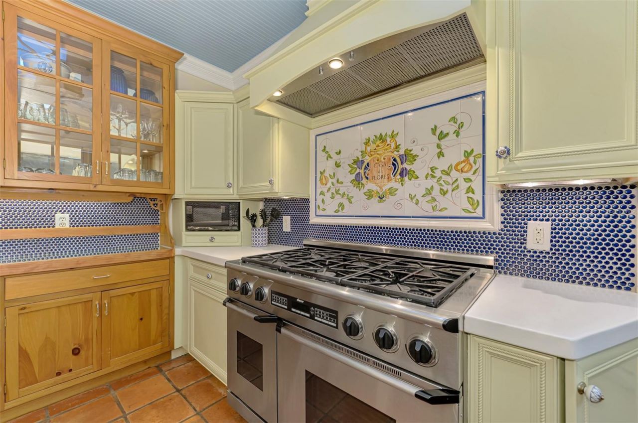 3838 Flores Avenue, Sarasota, FL 34239 Photo