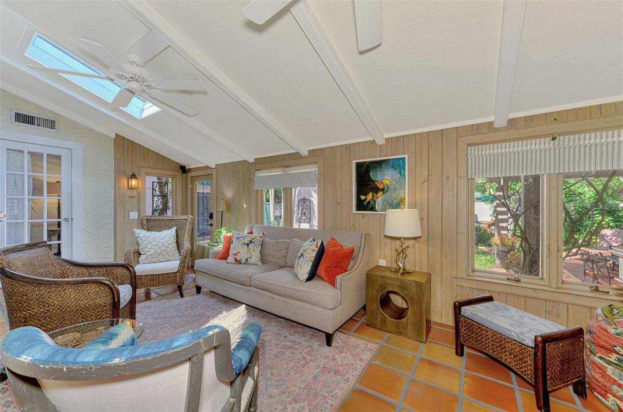 3838 Flores Avenue, Sarasota, FL 34239 Photo