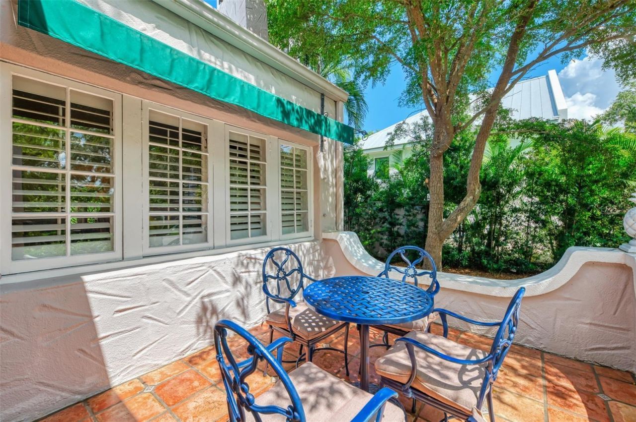 3838 Flores Avenue, Sarasota, FL 34239 Photo