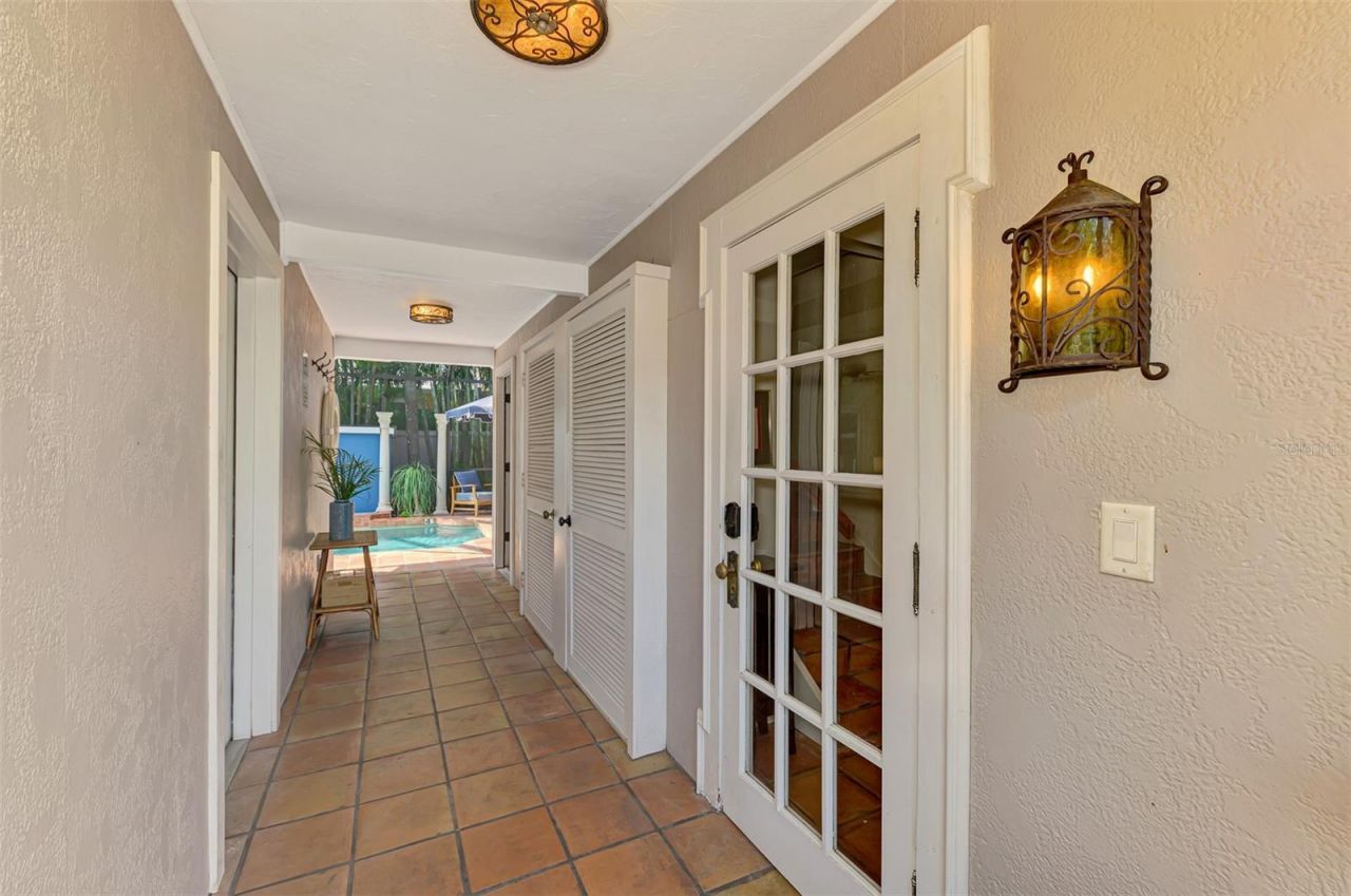 3838 Flores Avenue, Sarasota, FL 34239 Photo