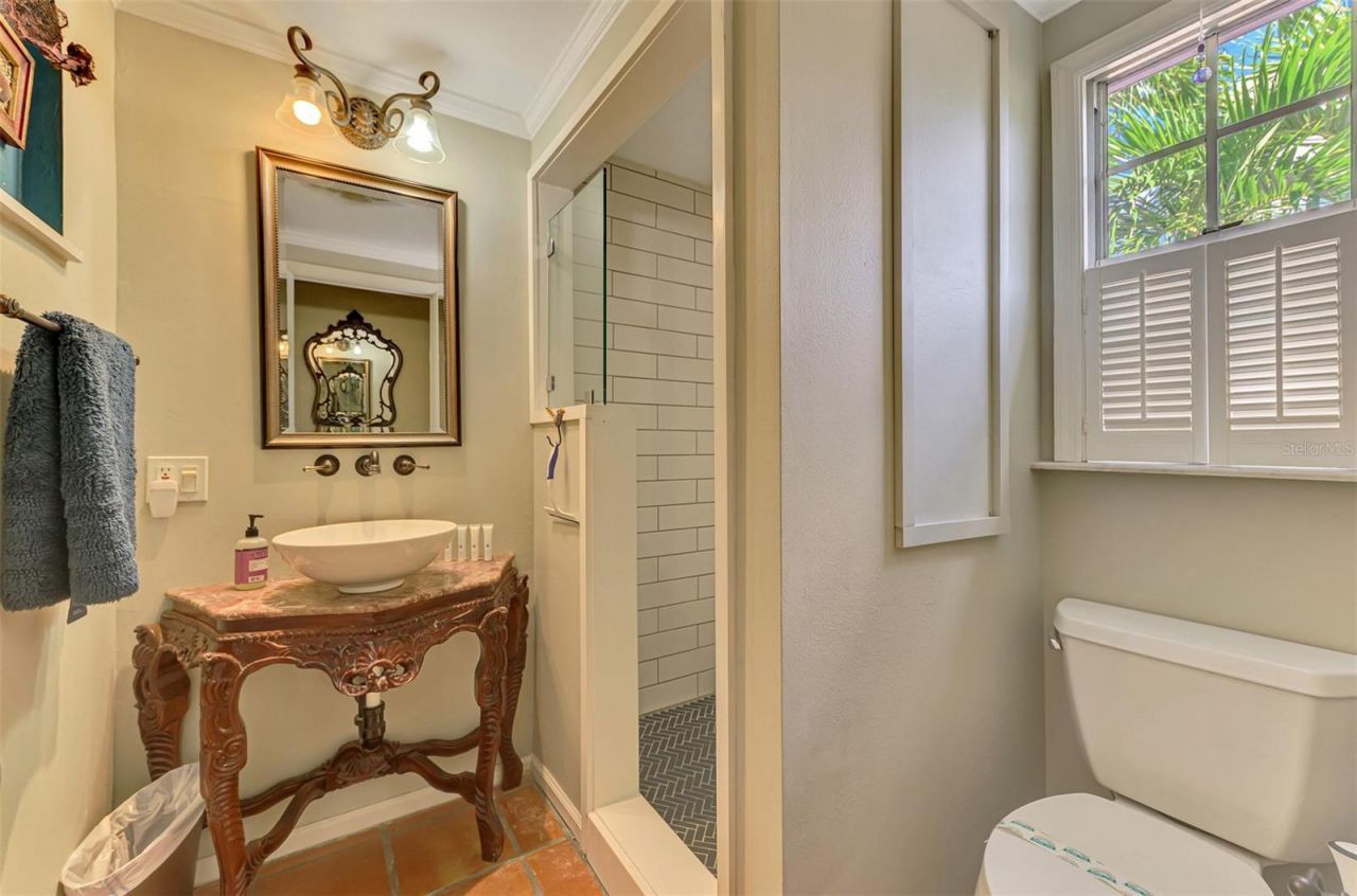 3838 Flores Avenue, Sarasota, FL 34239 Photo