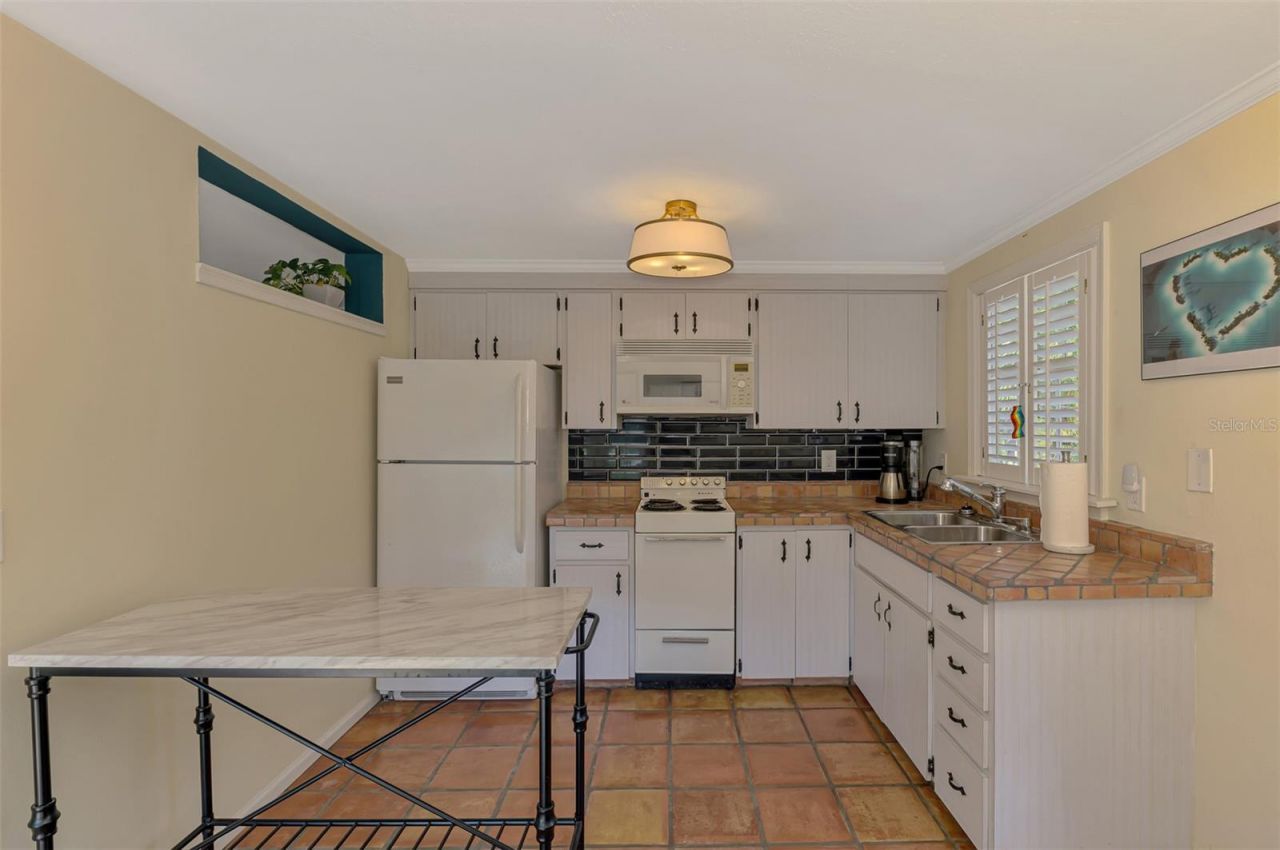3838 Flores Avenue, Sarasota, FL 34239 Photo