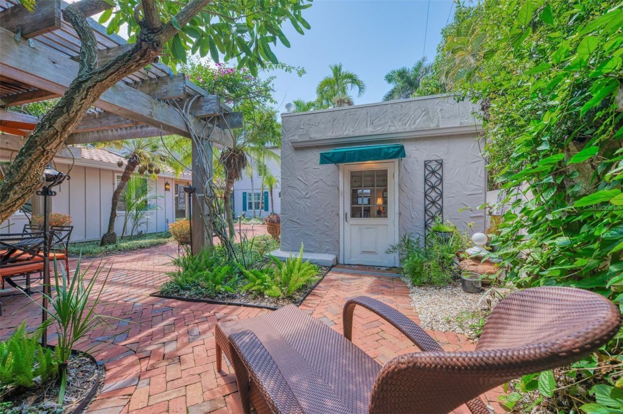3838 Flores Avenue, Sarasota, FL 34239 Photo