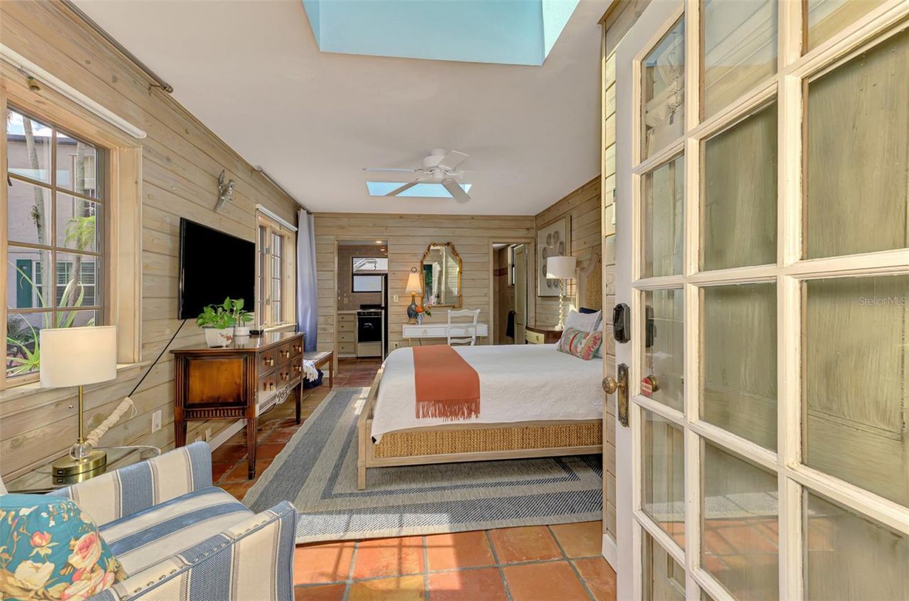 3838 Flores Avenue, Sarasota, FL 34239 Photo