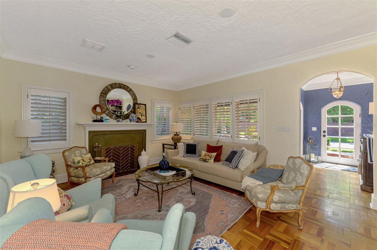 3838 Flores Avenue, Sarasota, FL 34239 Photo