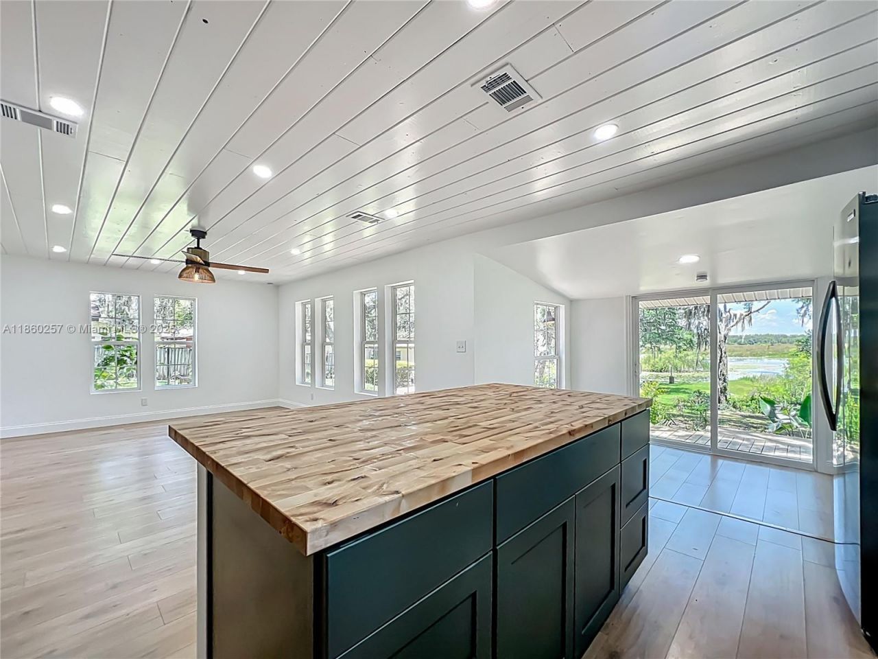 8781 S Lakeshore Drive Floral City, Floral City, FL 34436 Photo