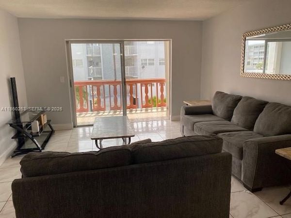 215 SE 3rd Ave, Unit 305A, Hallandale Beach, FL 33009