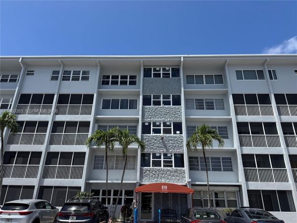 215 SE 3rd Ave, Unit 305A, Hallandale Beach, FL 33009