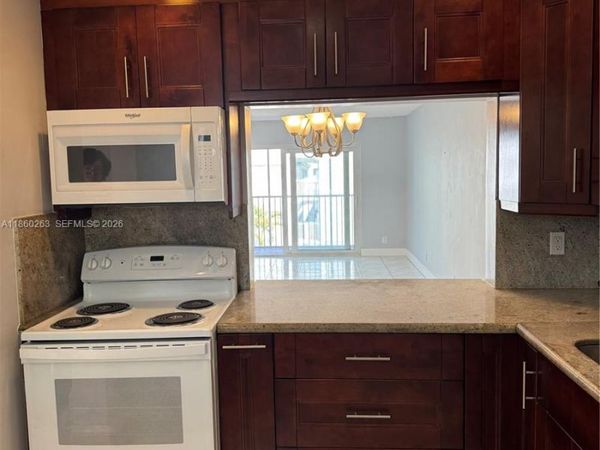 215 SE 3rd Ave, Unit 305A, Hallandale Beach, FL 33009