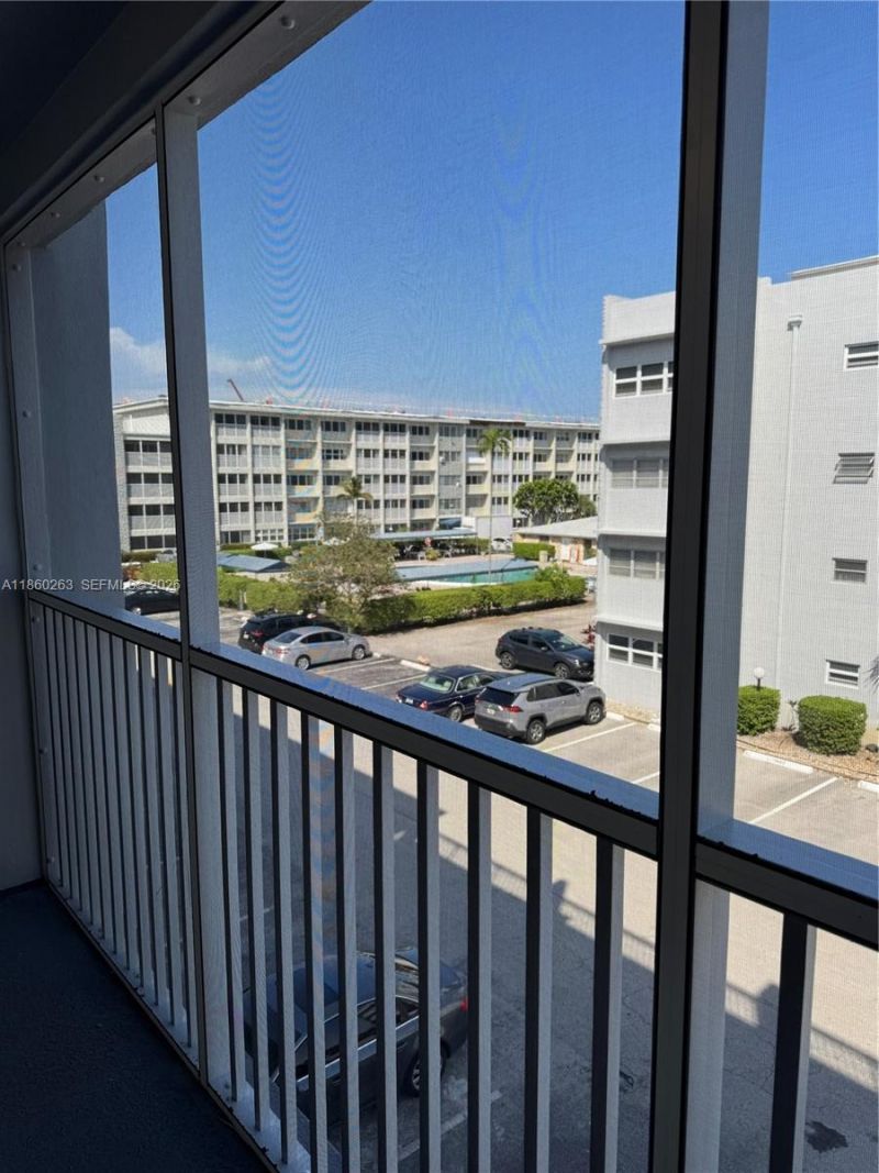 215 SE 3rd Ave, Unit 305A, Hallandale Beach, FL 33009 Photo