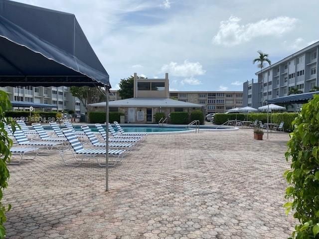 215 SE 3rd Ave, Unit 305A, Hallandale Beach, FL 33009 Photo