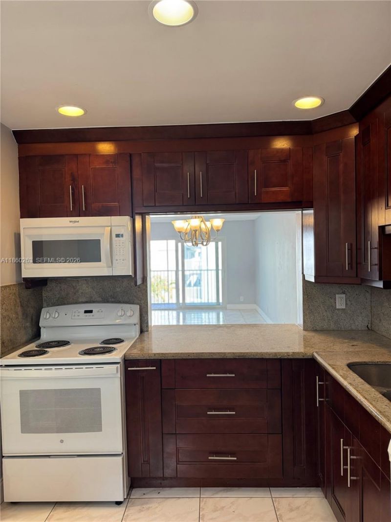 215 SE 3rd Ave, Unit 305A, Hallandale Beach, FL 33009 Photo