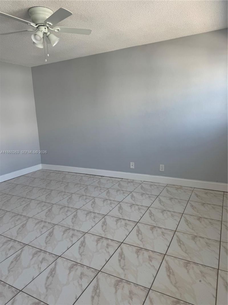 215 SE 3rd Ave, Unit 305A, Hallandale Beach, FL 33009 Photo