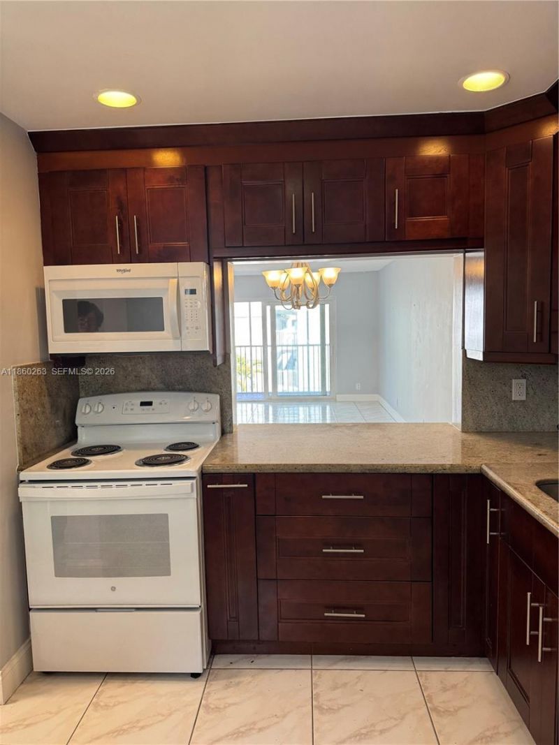 215 SE 3rd Ave, Unit 305A, Hallandale Beach, FL 33009 Photo