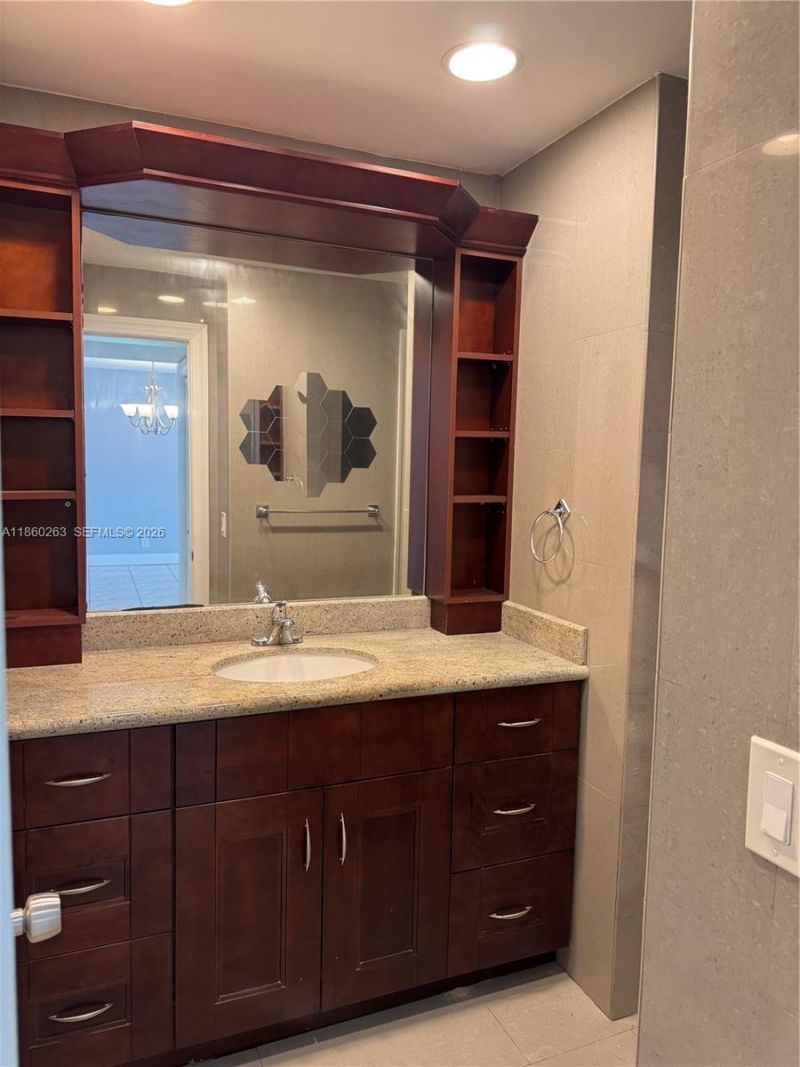 215 SE 3rd Ave, Unit 305A, Hallandale Beach, FL 33009 Photo