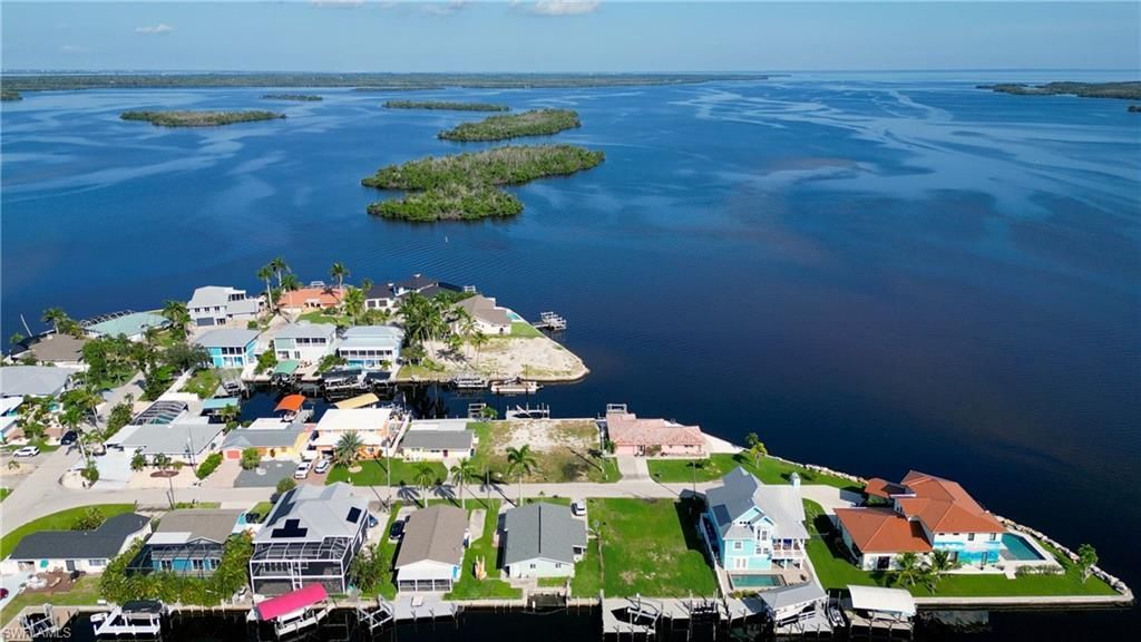 2864 Triggerfish St, Matlacha, FL 33993 Photo