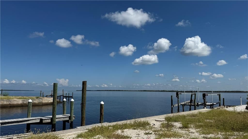 2864 Triggerfish St, Matlacha, FL 33993 Photo