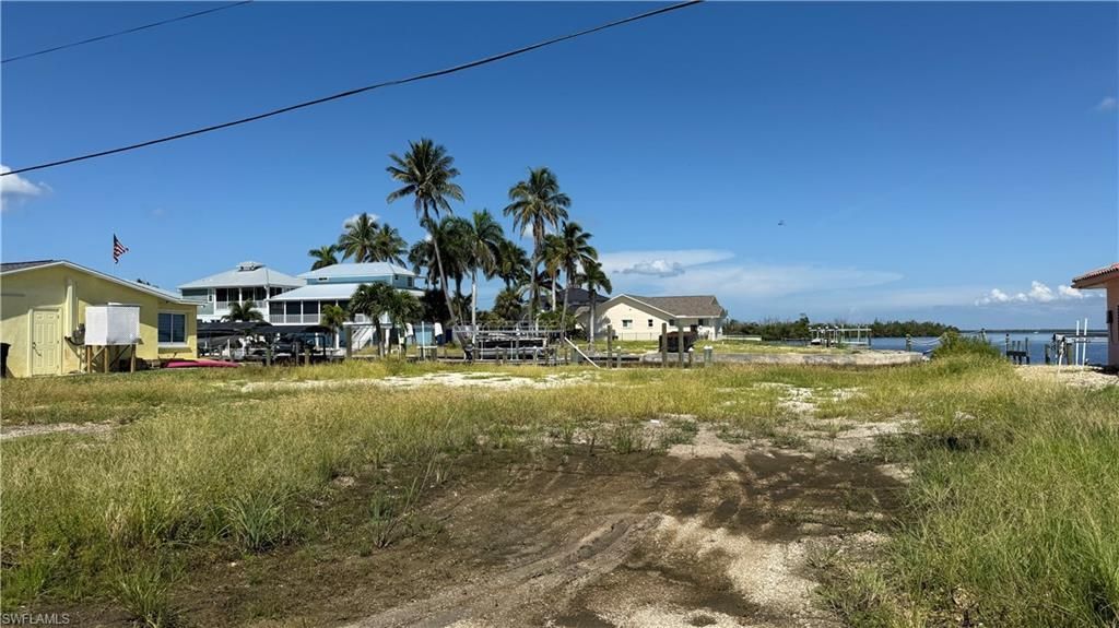 2864 Triggerfish St, Matlacha, FL 33993 Photo