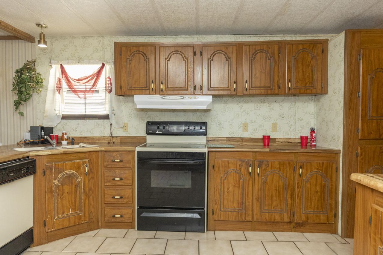 3758 Highway 45 Photo 14