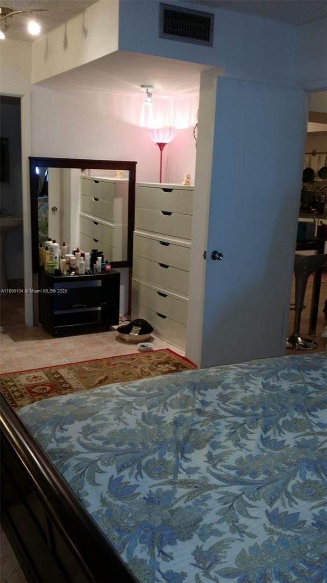 1351 NE Miami Gardens Dr, Unit 1601E, Miami, FL 33179 Photo