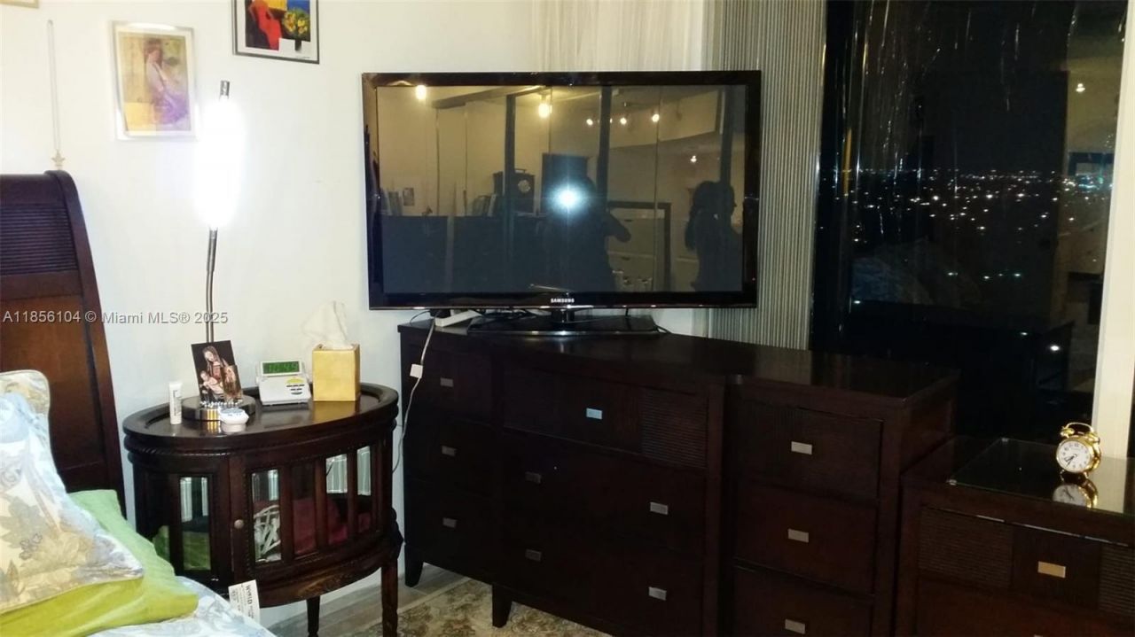 1351 NE Miami Gardens Dr, Unit 1601E, Miami, FL 33179 Photo