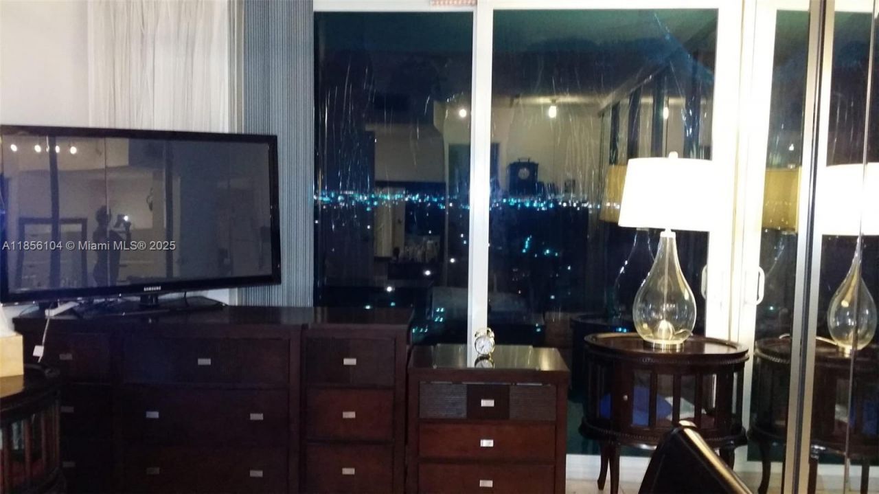 1351 NE Miami Gardens Dr, Unit 1601E, Miami, FL 33179 Photo