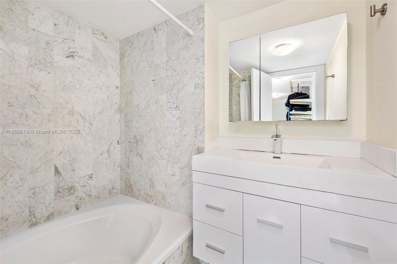 600 Grapetree Dr, Unit 3BS, Key Biscayne, FL 33149 Photo