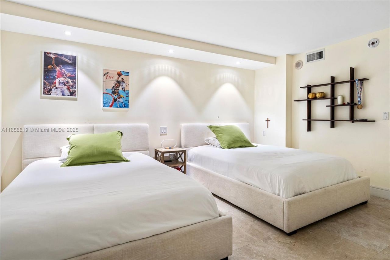 600 Grapetree Dr, Unit 3BS, Key Biscayne, FL 33149 Photo