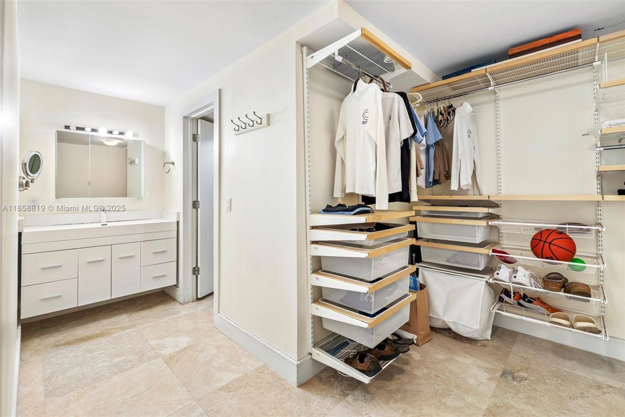 600 Grapetree Dr, Unit 3BS, Key Biscayne, FL 33149 Photo