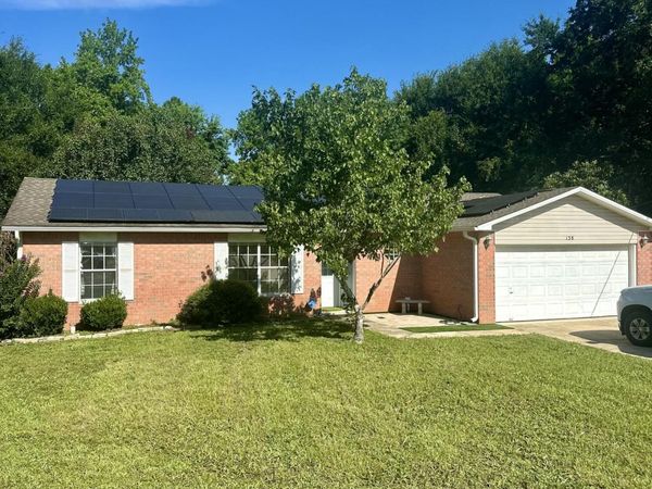 138 Louise Drive, Crestview, FL 32536