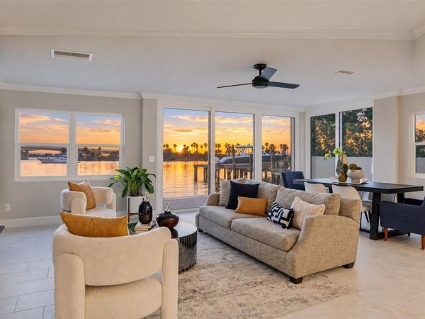226 GOLDEN GATE POINT, Unit 12, SARASOTA, FL 34236