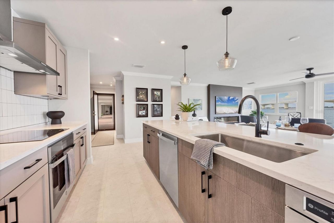 226 Golden Gate Point, Unit 12, Sarasota, FL 34236 Photo